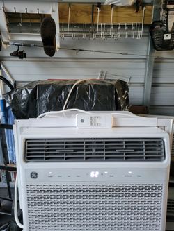 Ge 10k btu smart window air conditioner, cold.