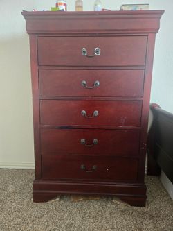 Dresser- 5 drawers
