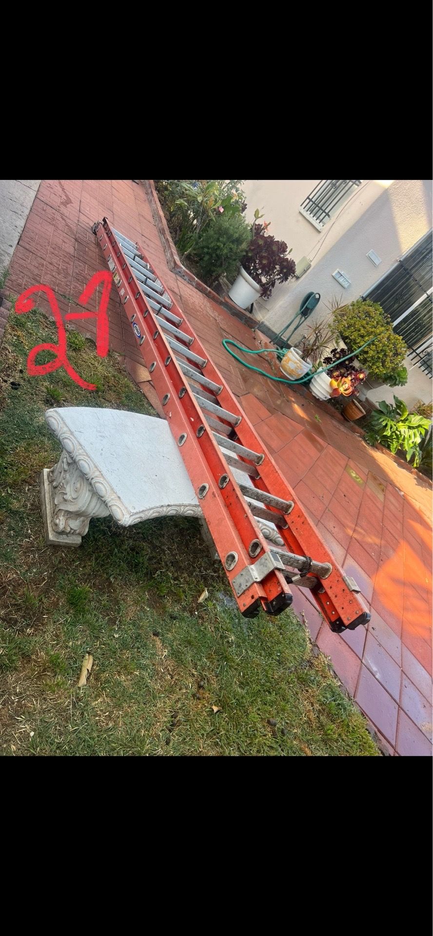 Excellent condition 28 feet and more size is available fiberglass extension ladders