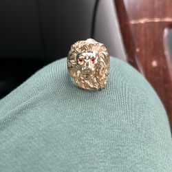 14k Men’s Lion Head Signet Ring