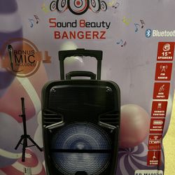 Bluetooth 15” Pulgadas Buen Sonido Recargables Traen Su Base Para Ponerlas Micrófono $140 Cada Una