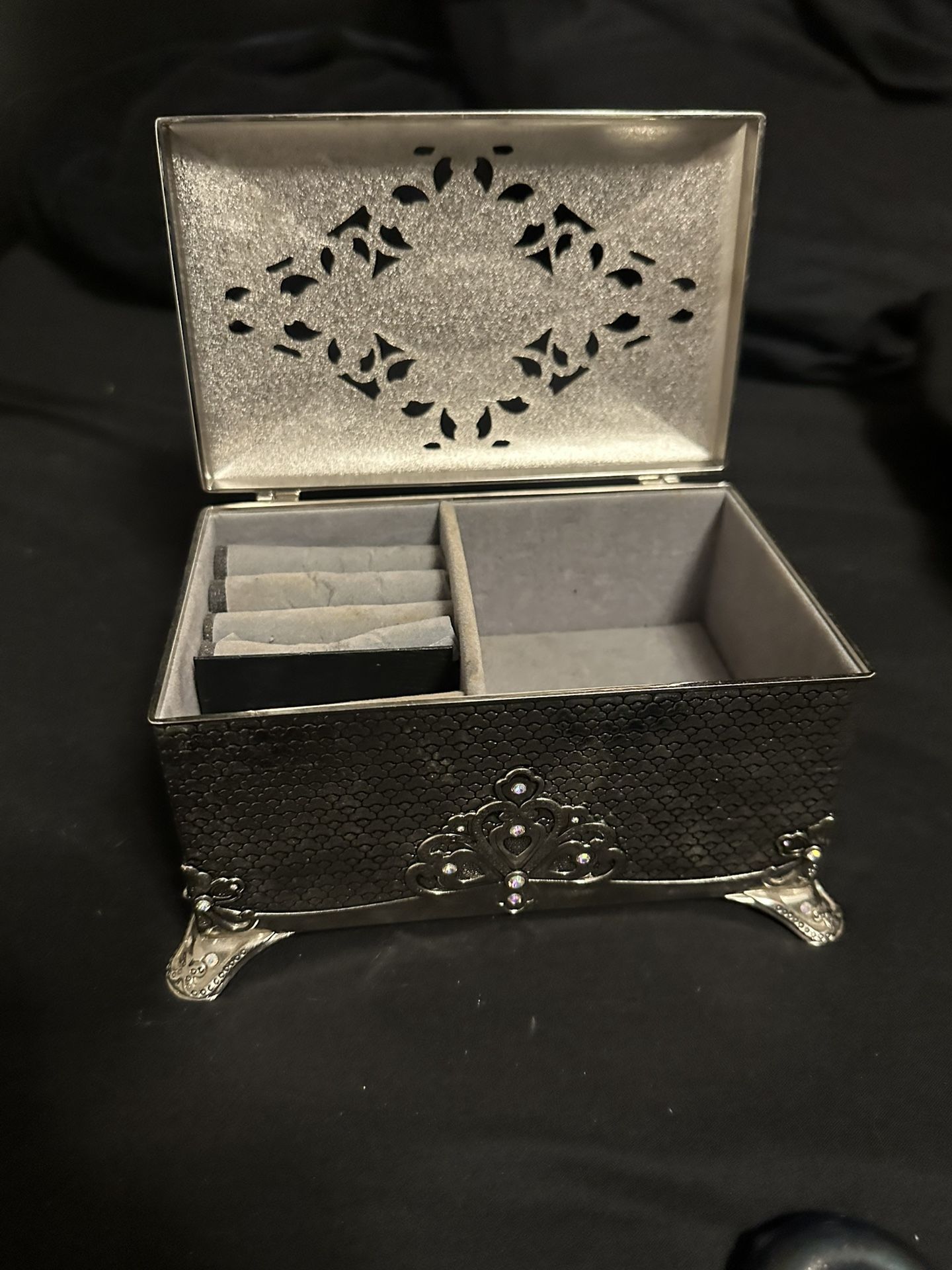 Jewelry/Music Box