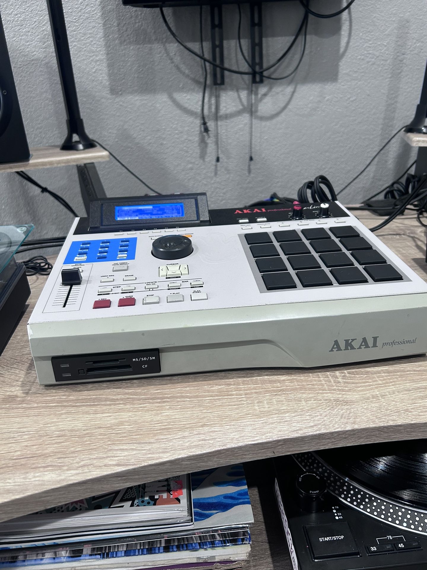 AKAI MPC2000XL