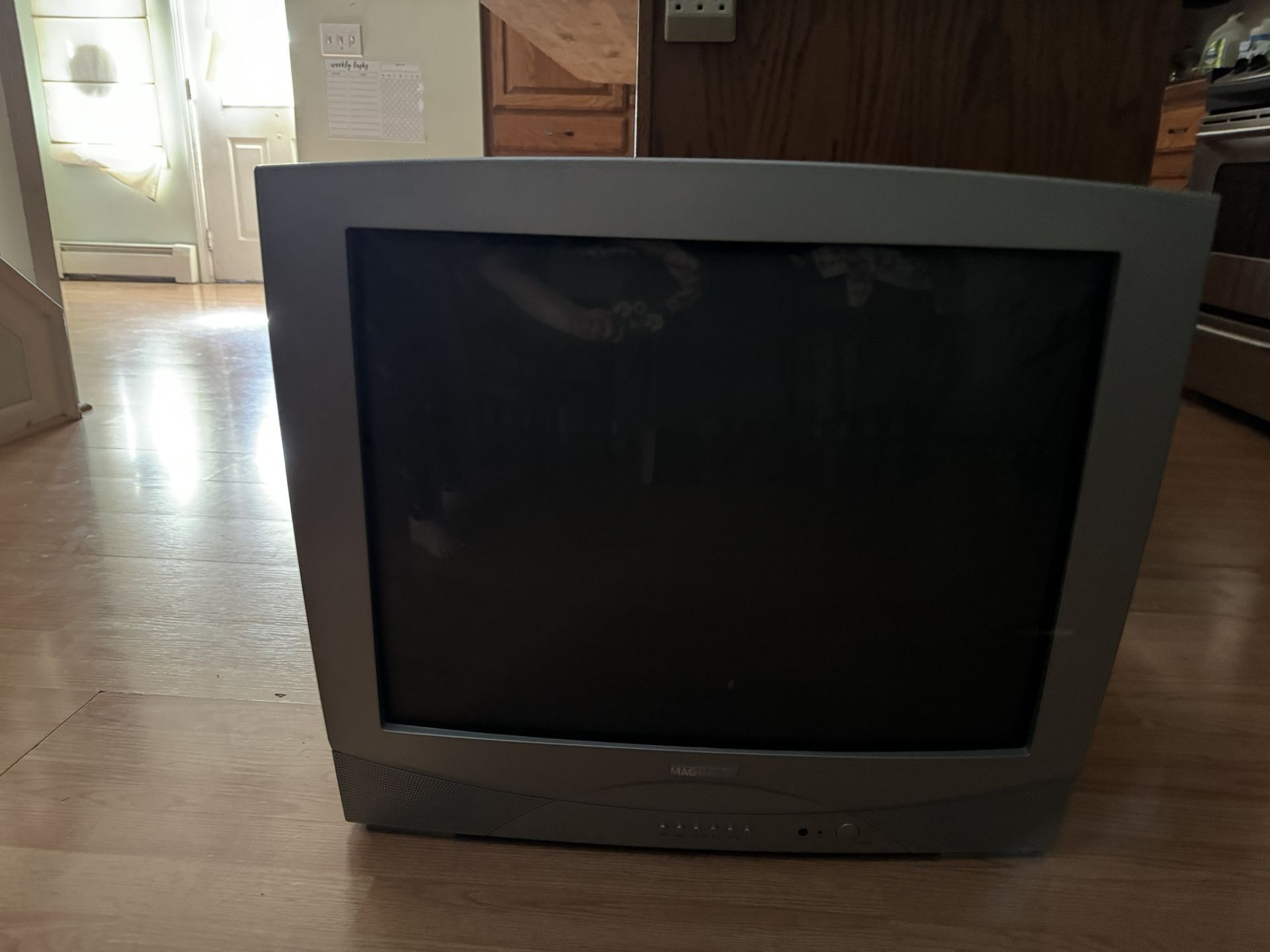 28” Box Tv
