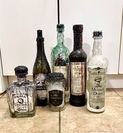HALLOWEEN PROPS…GROUP OF SCARY POTION JARS 