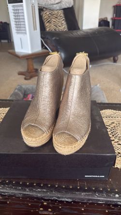 Kennth Cole peep toe wedges