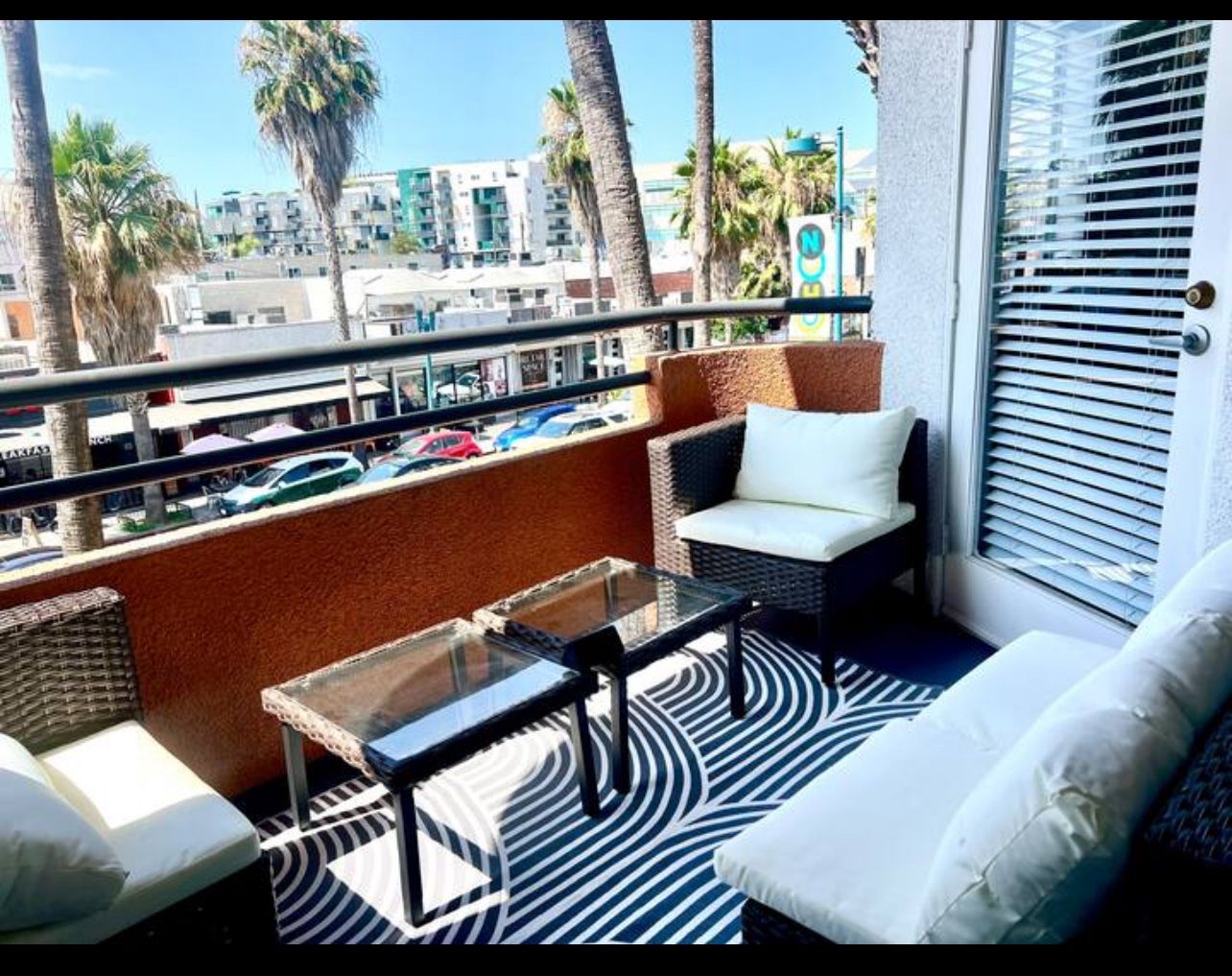 6pc Patio Set And Patio Rug For Sale $250