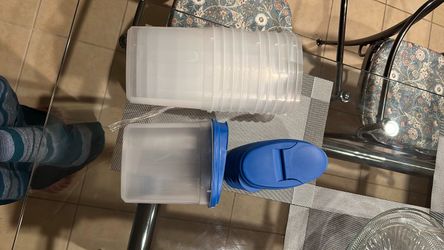 Plastic Food Storage Containers with Lids