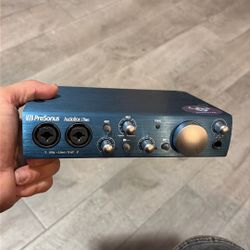 Presonus Audio box iTwo USB , M7 Mic, MD7 Headphones Bundle 