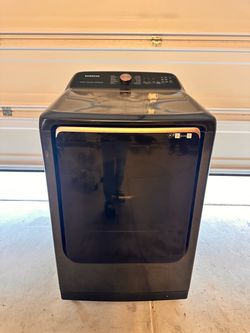 Samsung Steam Dryer with SmartThings