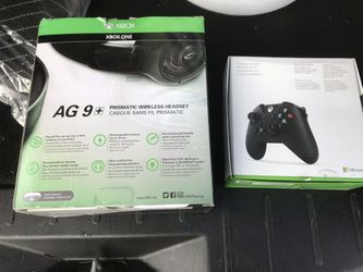 Xbox One Bluetooth Headphoness And Remote Control