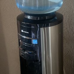 Water dispenser 