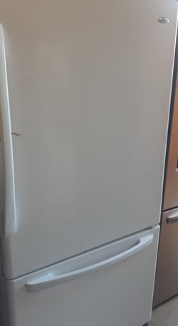 Whirlpool Top Mount  White Fridge
