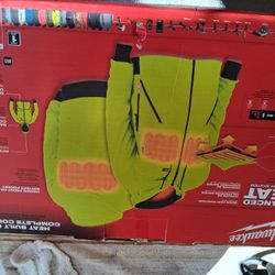 MILWAKEE M12 HEATED HOODIE 