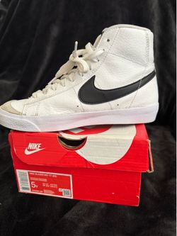 Nike Blazer Mid 77