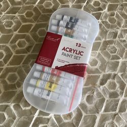 NEW!  Pennelli 13-piece acrylic paint set