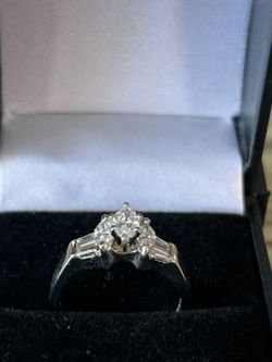 Anillo De Compromiso Platino Y Diamantes