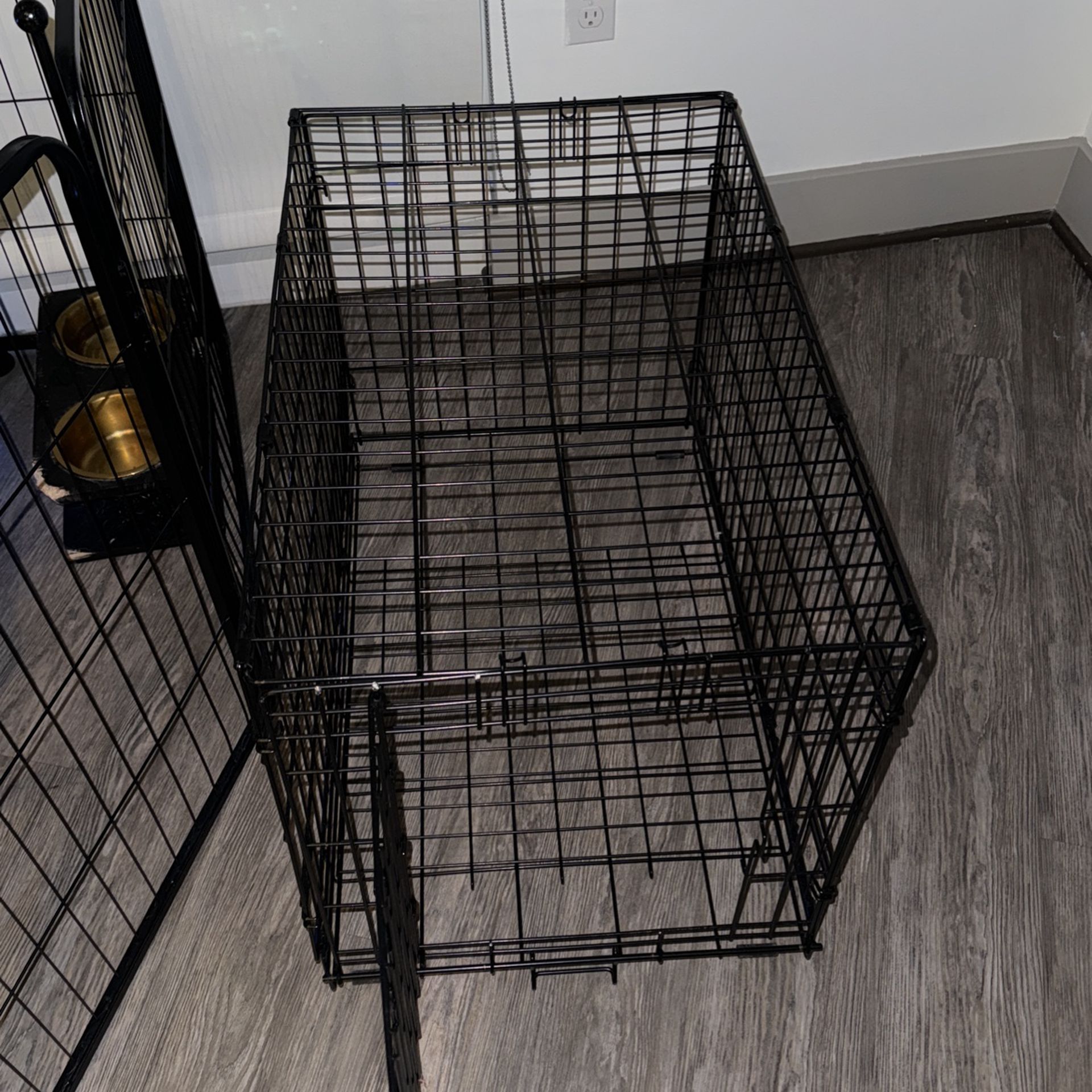 Dog Kennel With Floor Mat and 2 Food/Water Bowls