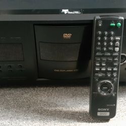 SONY 400 Compact Discs and DVD Player.