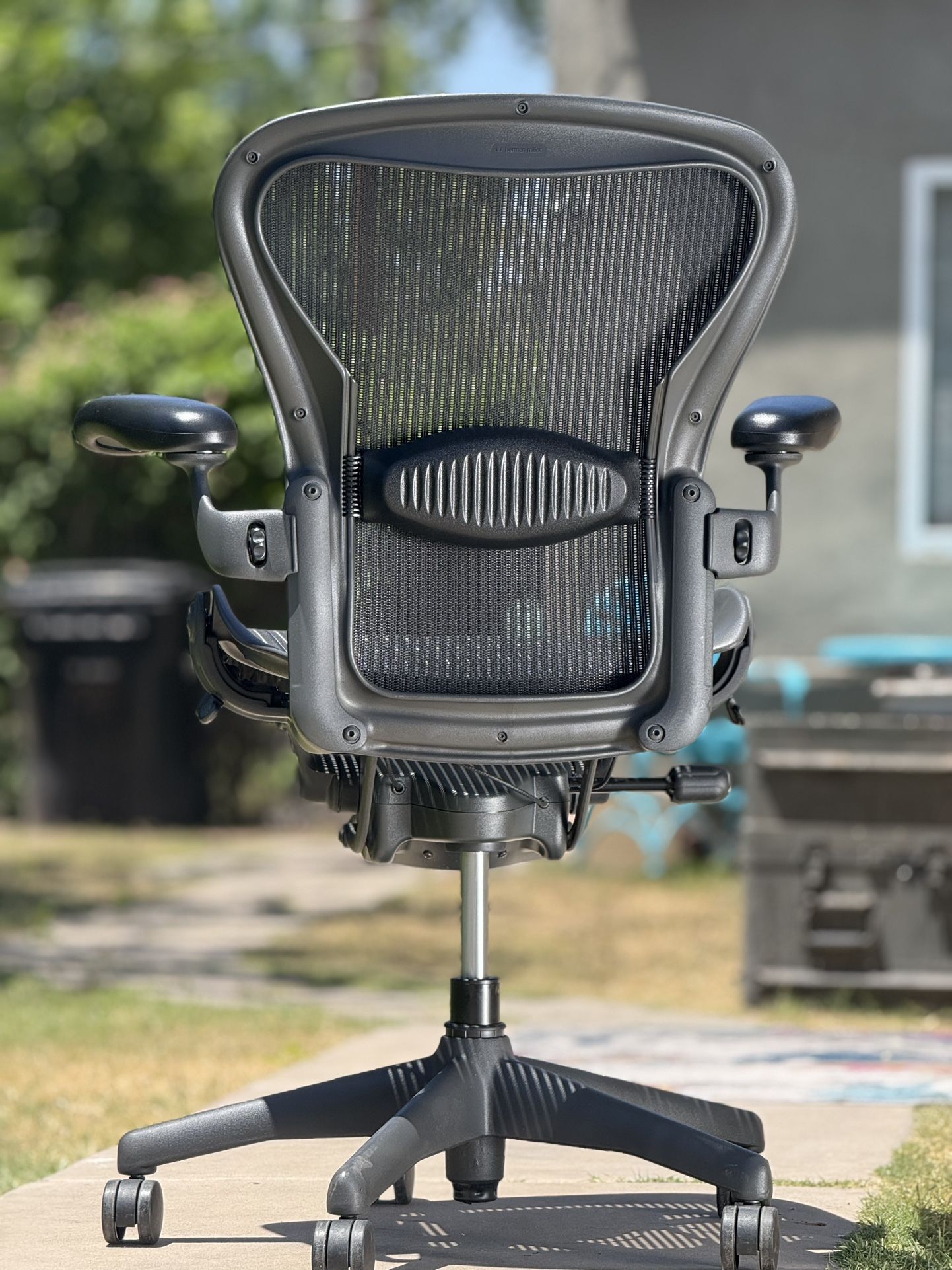 Herman Miller Fully Loaded Size B Aeron Office Gaming Chair