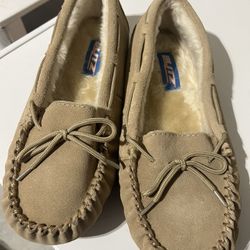 Brand New Women’s Moccasins 