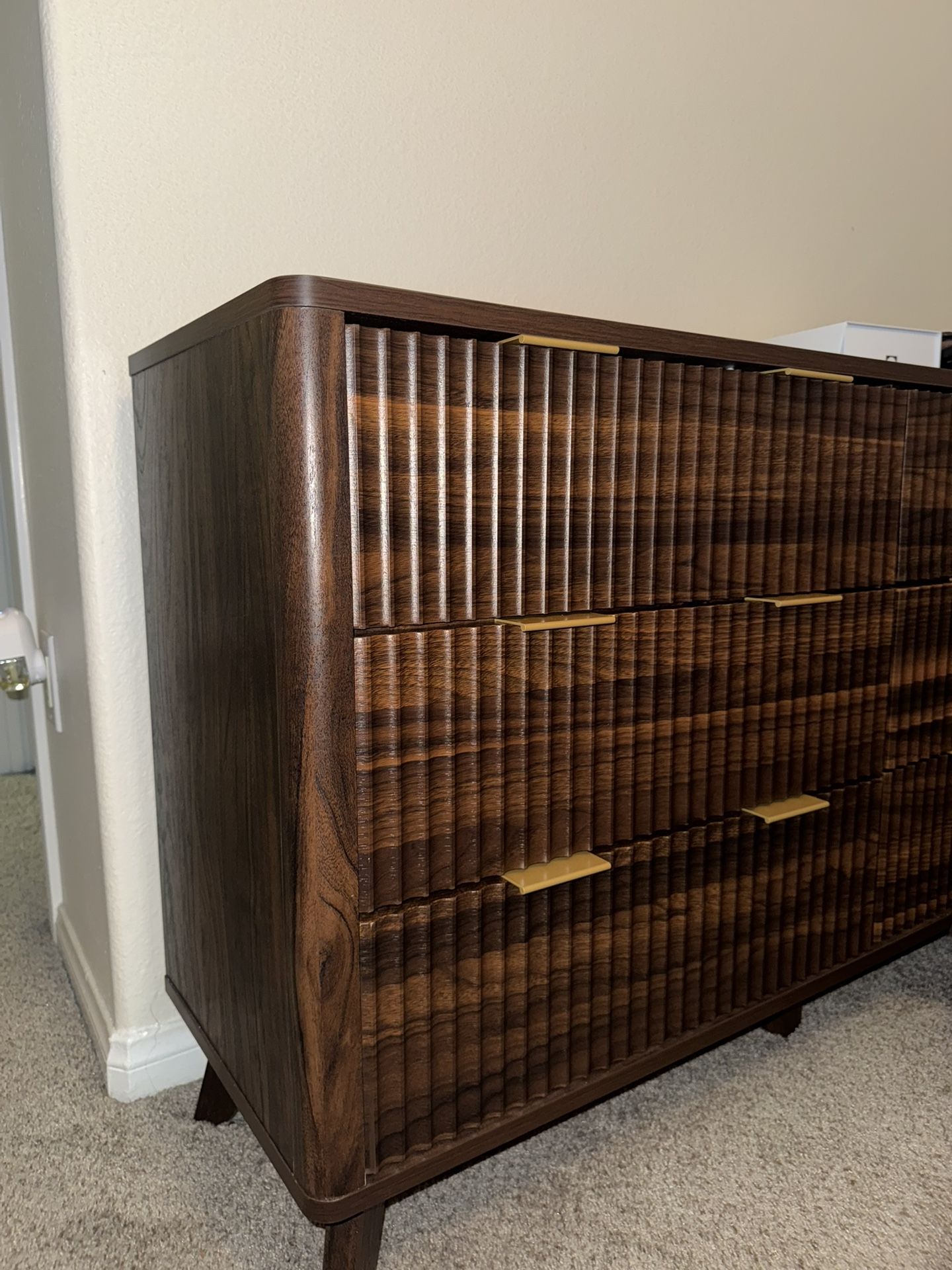 Fluted 6 Drawers Dresser