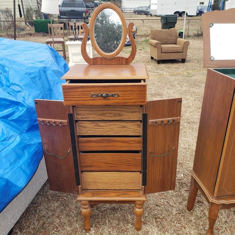 Jewelry cabinet