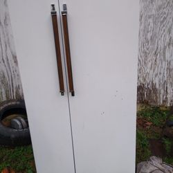 Refrigerator/ Frigidaire 1