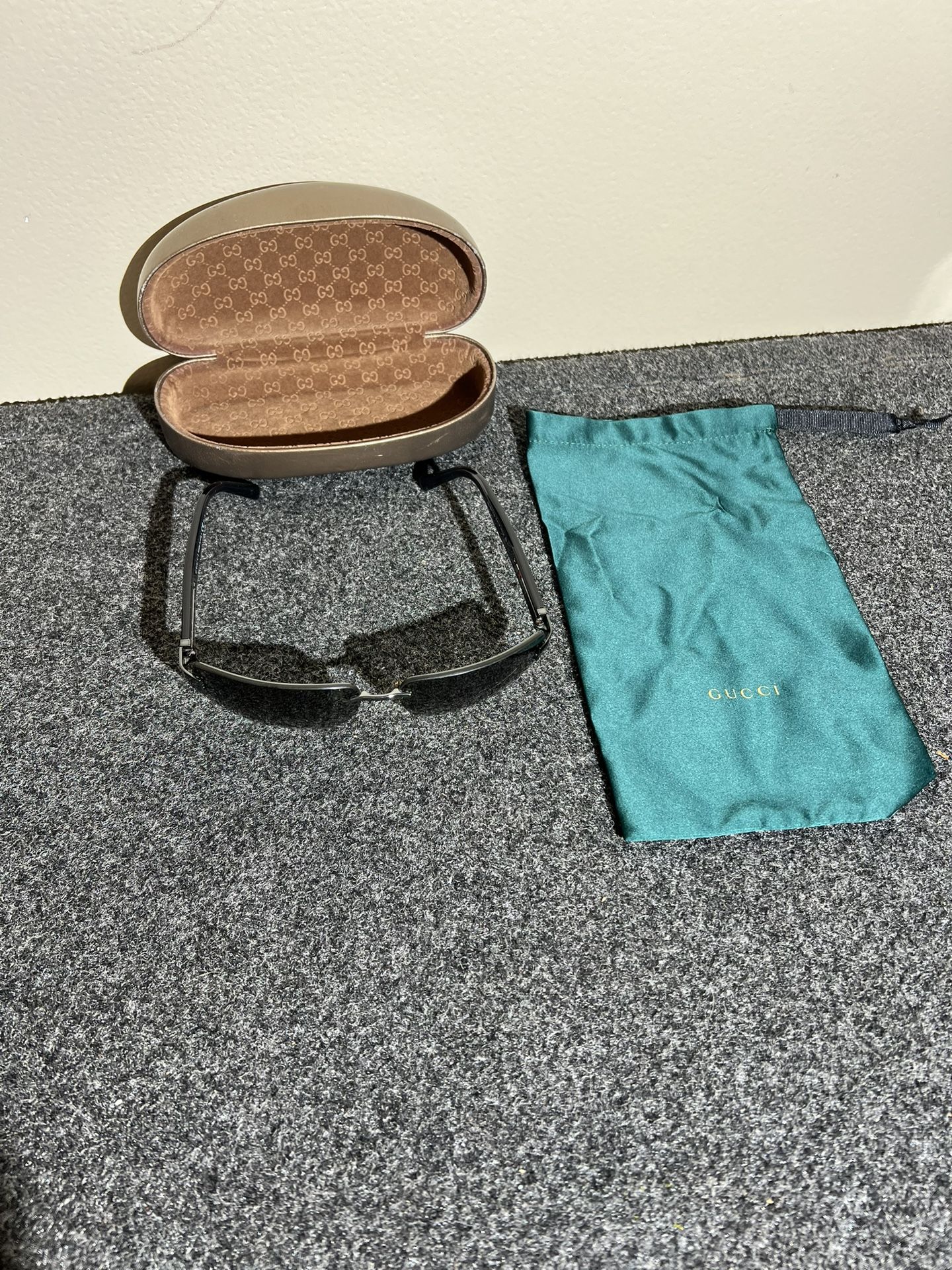 Authentic GUCCI Men’s sunglasses