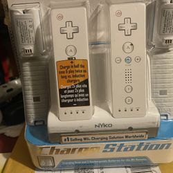 Brand New Sealed (Nintendo Wii) Charging Station (rechargeable Batteries For Your Wii Controller .