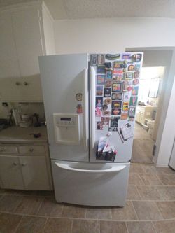 KENMORE FRENCH DOOR FRIDGE