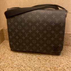 Louis Vuitton Messenger Bag 