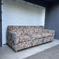 Vintage Cottage Core Floral Print Sofa •FREE DELIVERY•