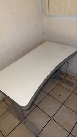 Nail table
