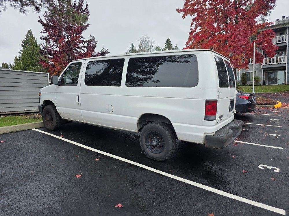 2009 Ford E-350