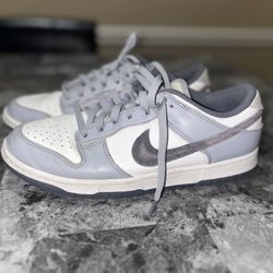 Nike Dunk Low SE - Light Carbon
