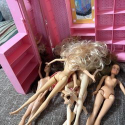 FREE DOLLS AND FASHION AREA