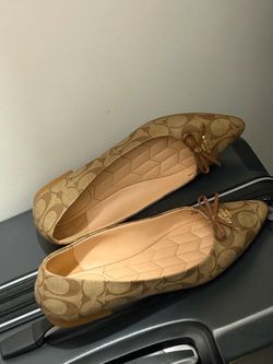 Coach flats