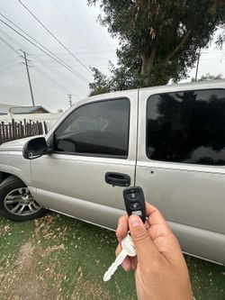 Car Keys N Remotes/ Llaves Con Control