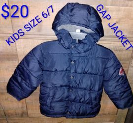 FIRM IN MERCED ‼️ KIDS GAP COAT SIZE 6/ 7
