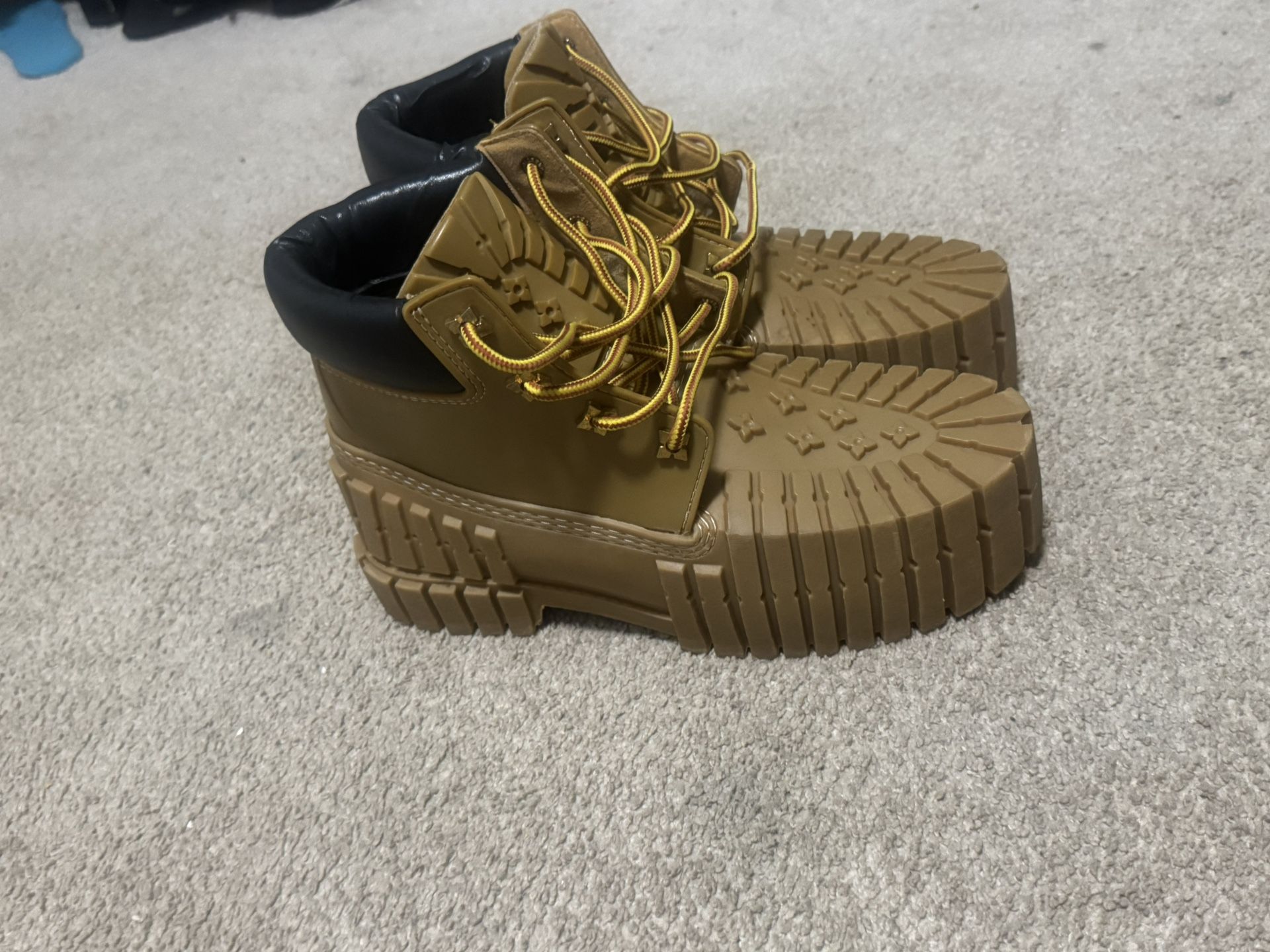 Men's MSCHF 2x4 boots 🥾 Size 11