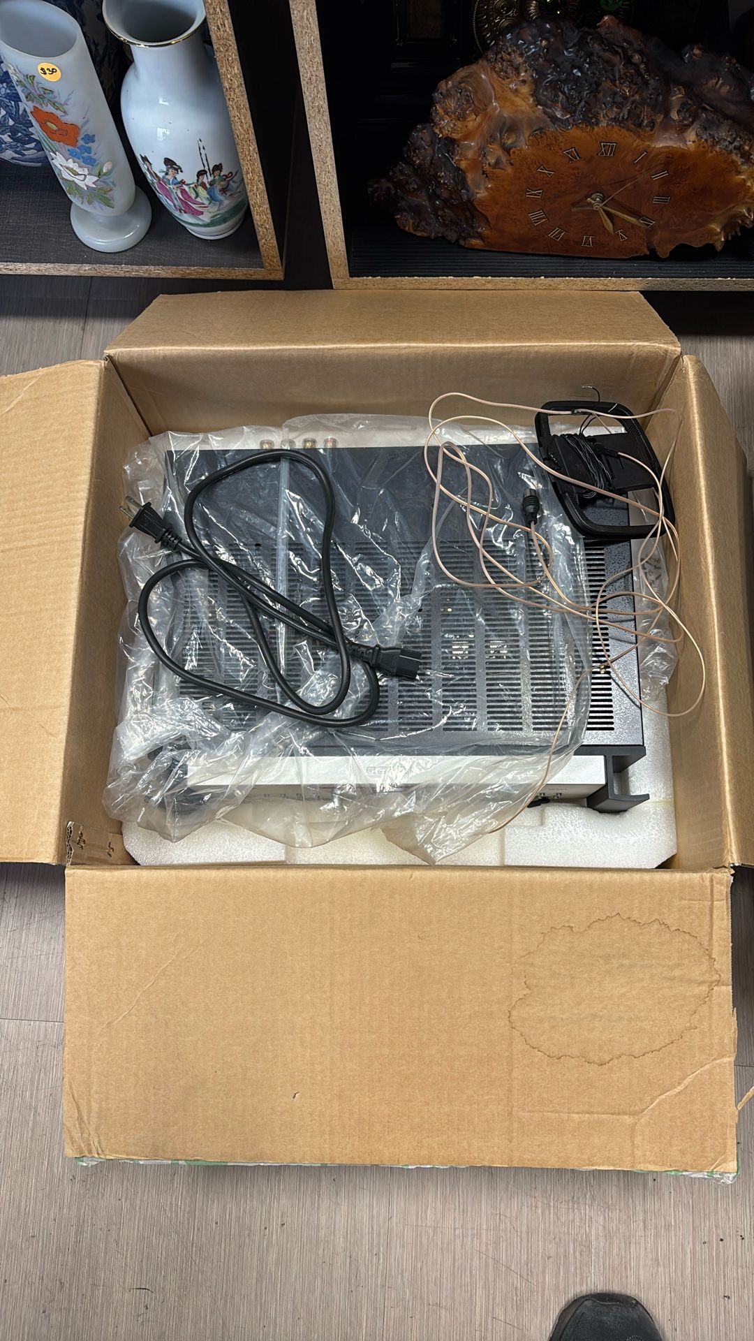 Rotel AM/FM Stereo Receiver rx-1052