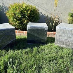 Cube outdoor wicker table with glass top (black, brown or gray) 15.8” - NEW IN BOX