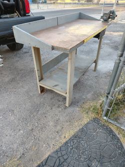 Heavy Duty WorkBench With Vice