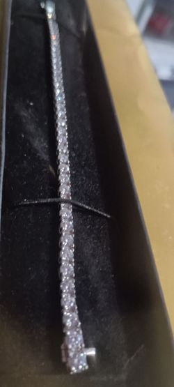 14k white gold  petite women's tennis bracelet