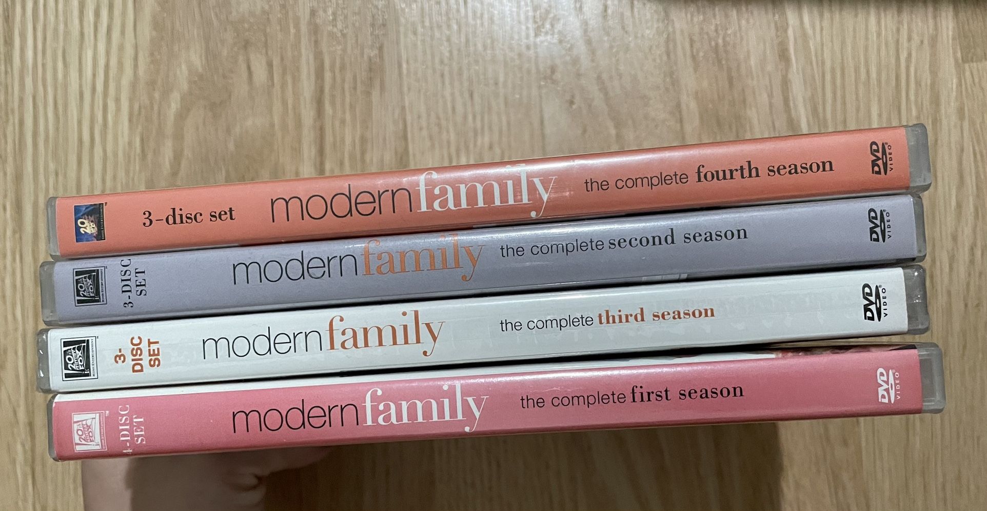 Modern Family (Seasons 1-4 on DVD)