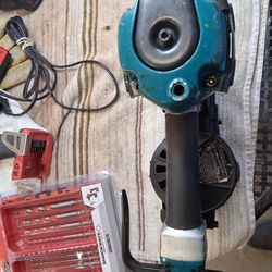 MAKITA ROOFING NAILER LIKE NEW