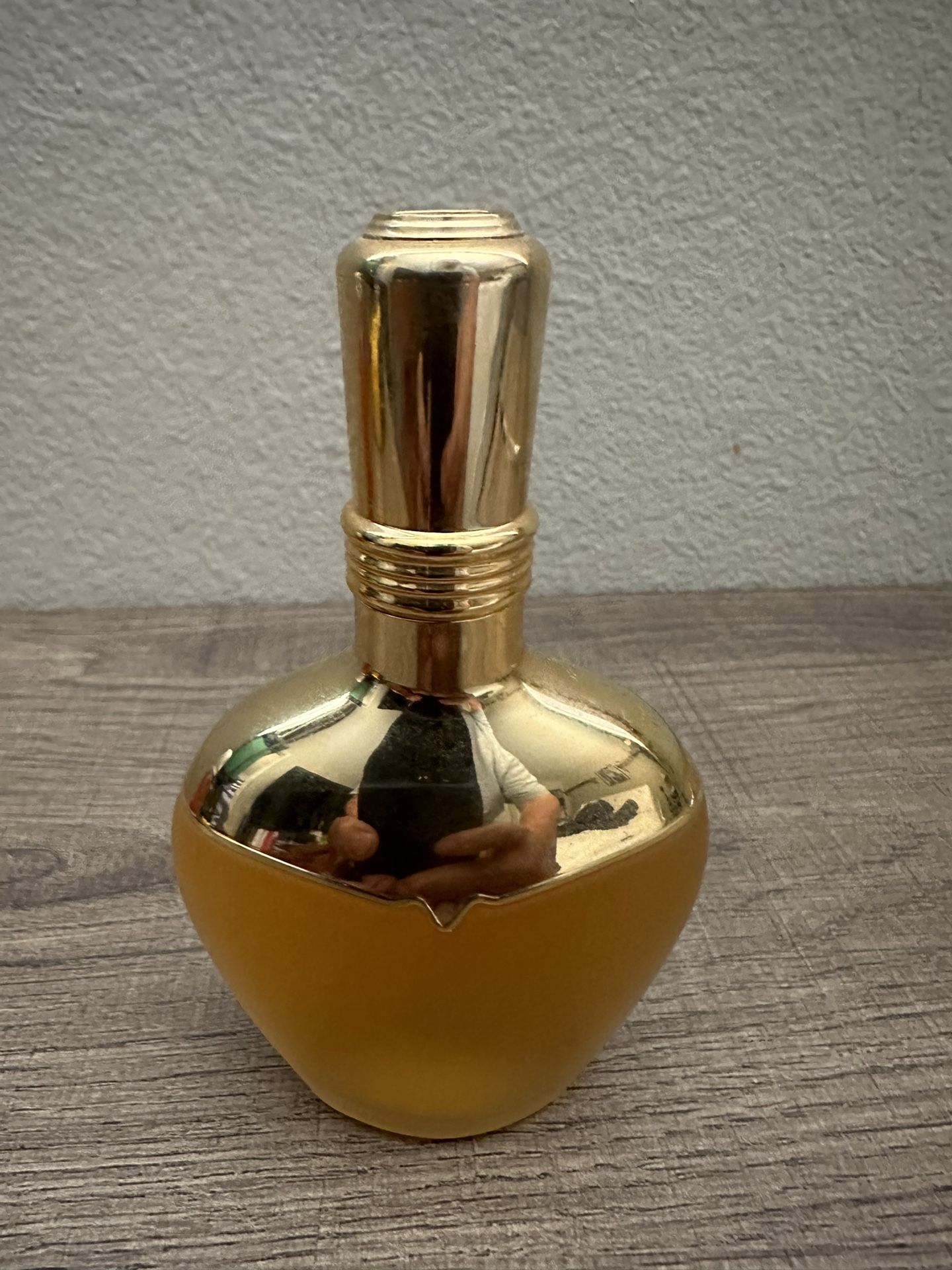 Mary Kay Acapella Fine Cologne Spray 1.9 oz 56 mL Eau De Toilette For Women.