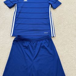Adidas Set shorts and t-shirt 11-12 Years /152