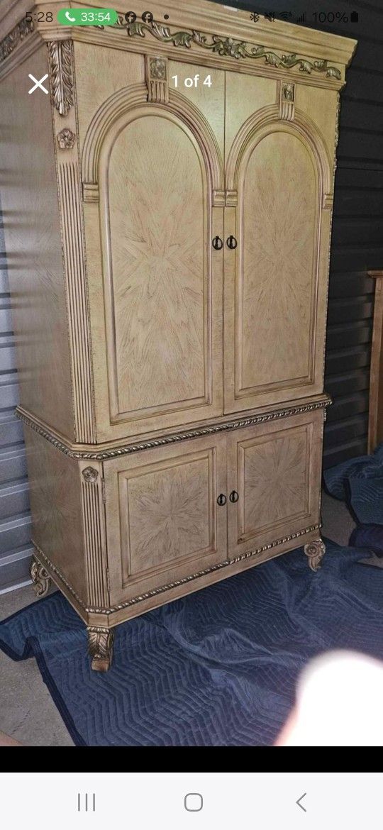 Armoire